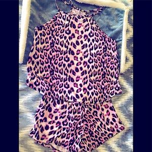 WOMENS PAJAMA SHORT SET: XL- PINK & BLACK LEOPARD PRINT. BRAND: “SWEET💗💗💗”